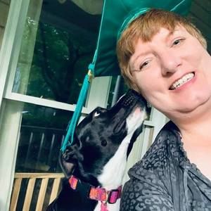 Meet your Posher, Lara